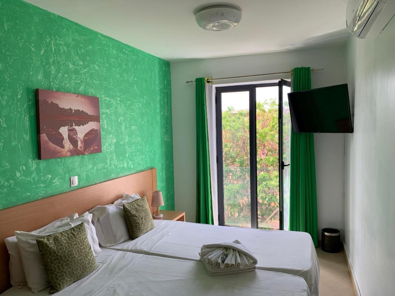 Deluxe Aparthotel Praia Exterior photo